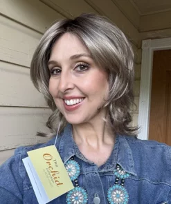 Alternative view of Alicia in Champagne Sunset